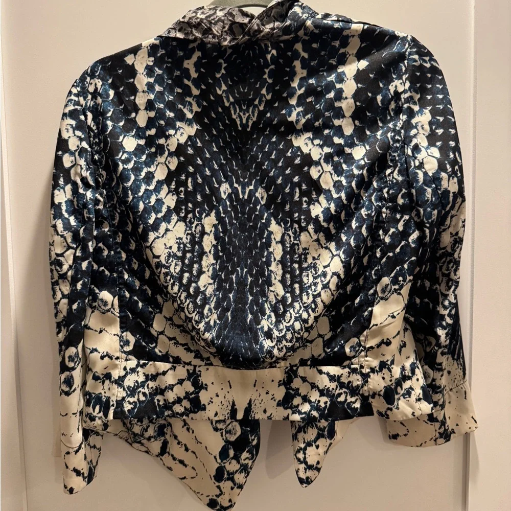 INC International Concepts Womens Crop Blazer Jacket Blue Silky Snake Print M - Picture 5 of 6